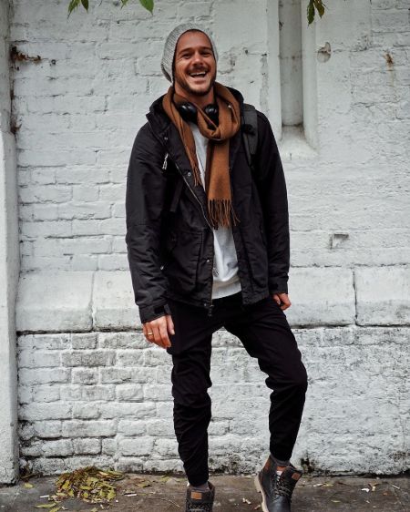 Alexis Ren dated Sky Bear, who runs a fitness company.